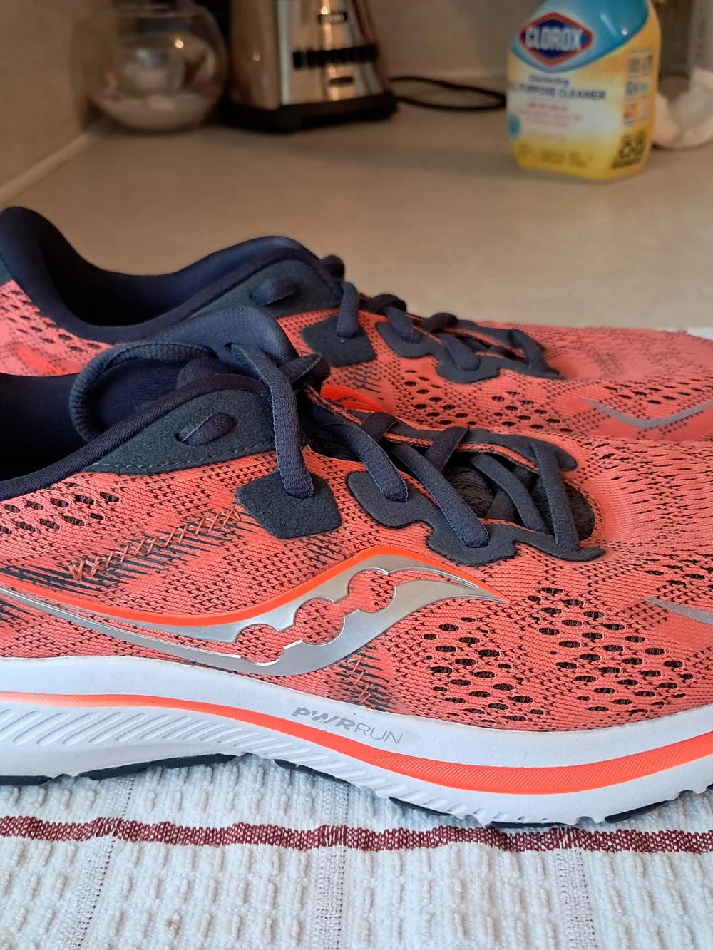Saucony Omni 20 Womens Running Shoes Size 9 Sunstone Orange Navy S10681-16